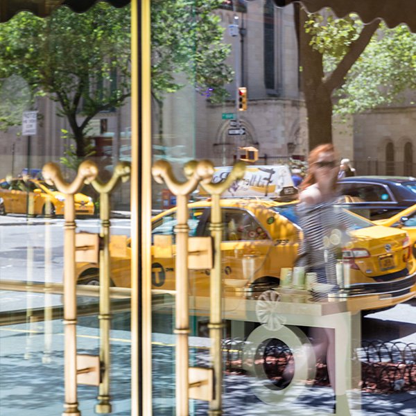 nyc taxis on park avenue